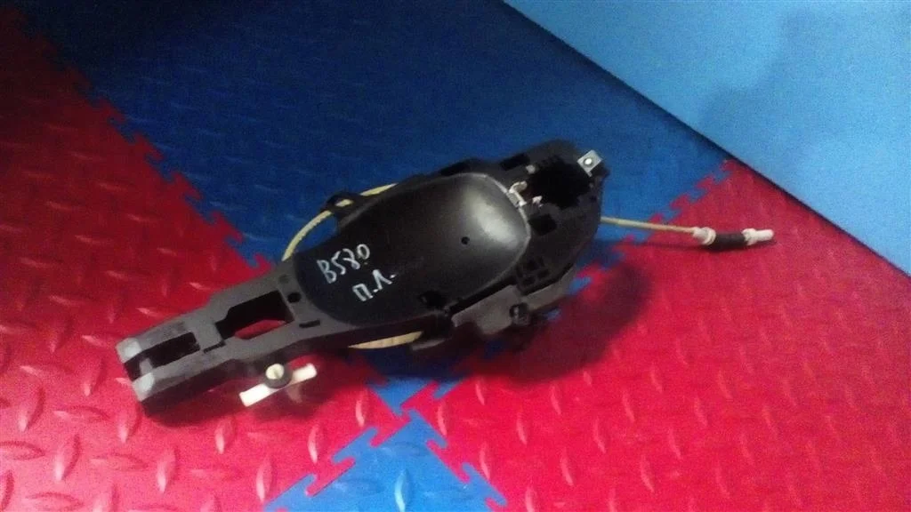 кронштейн ручки двери BMW X3 F25  N20B20A 245 лс 2.0i