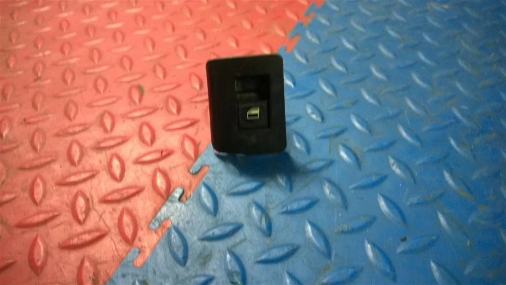 кнопка стеклоподъемника BMW X5 E53  M57/TU 218 лс 3.0d