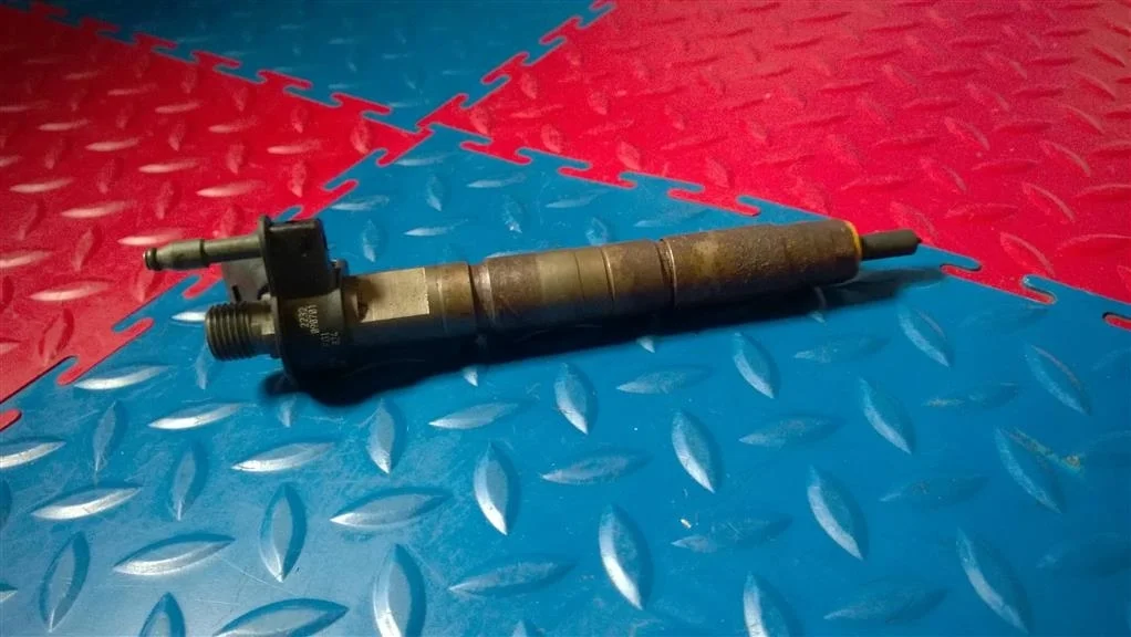 форсунка дизельная электрическая BMW X3 E83  N47D20C 177лс. 2.0D