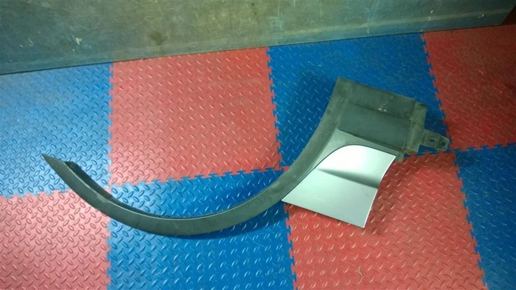 накладка на крыло BMW X3 E83  M54B30 231 лс 3.0i