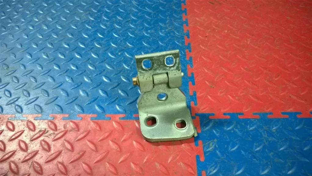 петля двери BMW X3 E83  M54B30 231 лс 3.0i