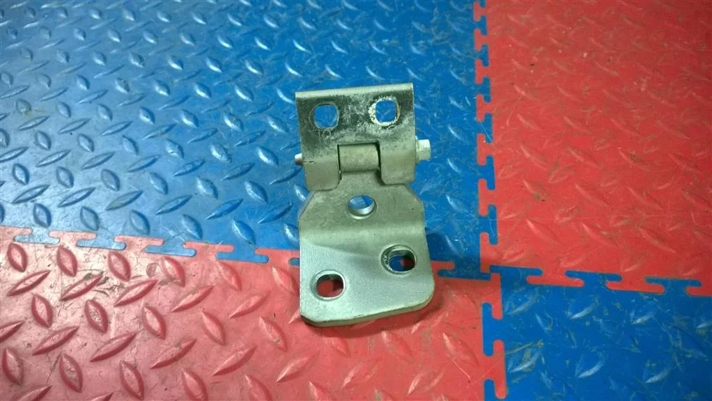 петля двери BMW X3 E83  M54B30 231 лс 3.0i