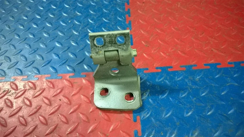 петля двери BMW X3 E83  M54B30 231 лс 3.0i