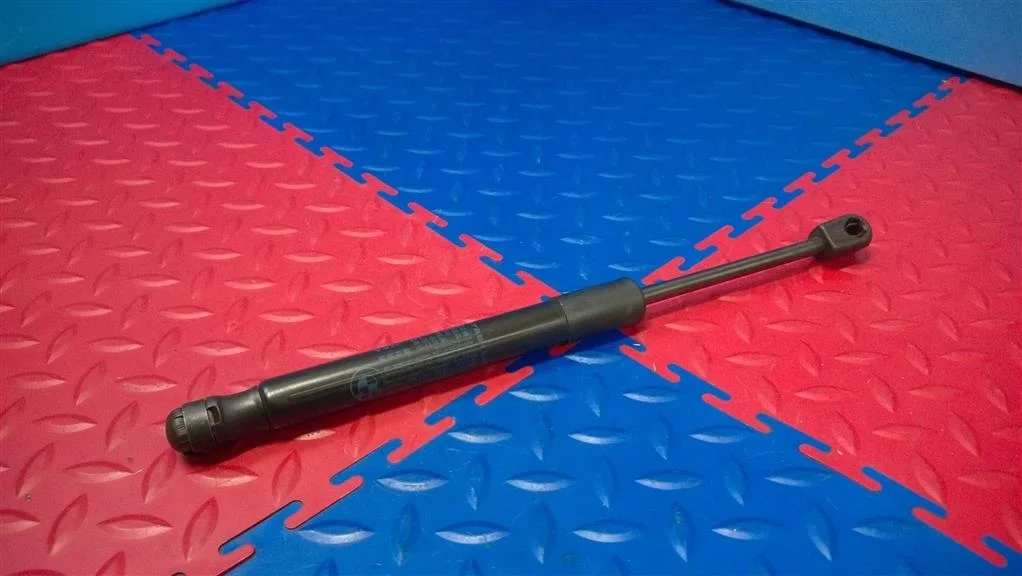 амортизатор капота BMW X3 F25 51237210727  N55B30A 306 лс 3.0i 2012 TIEFSEEBLAU METALLIC (A76)