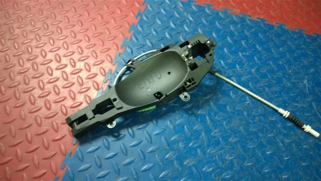 кронштейн ручки двери BMW X3 F25  N55B30A 306 лс 3.0i