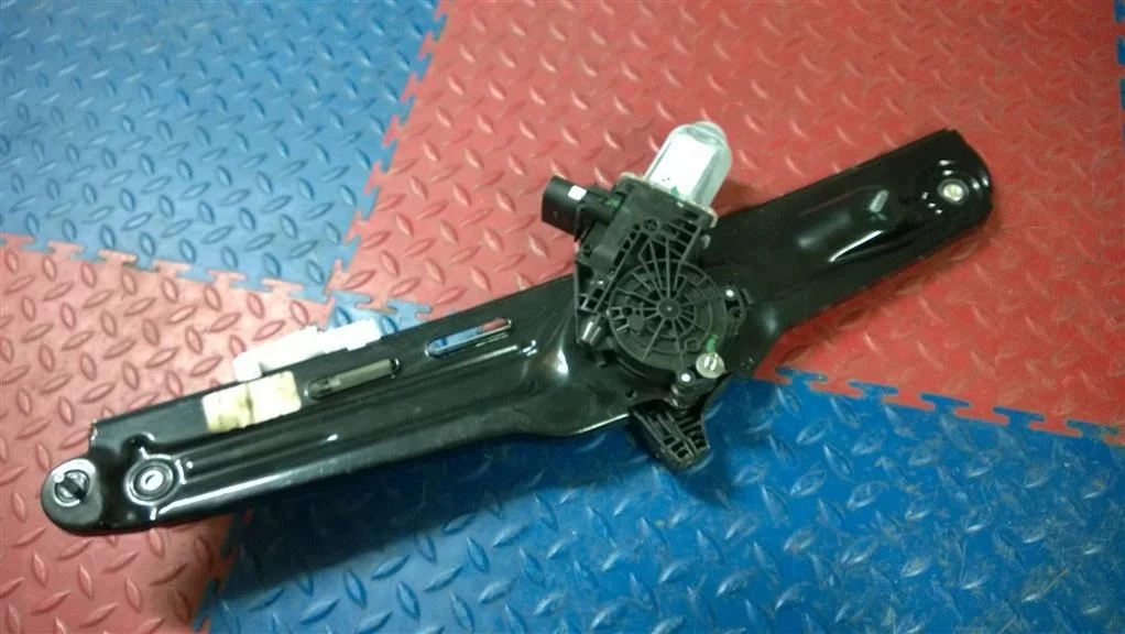 стеклоподъемник BMW X3 F25 51357382138  N55B30A 306 лс 3.0i 2012 TIEFSEEBLAU METALLIC (A76)