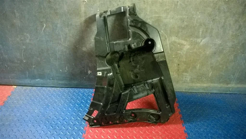 кронштейн заднего бампера BMW X3 F25  N55B30A 306 лс 3.0i