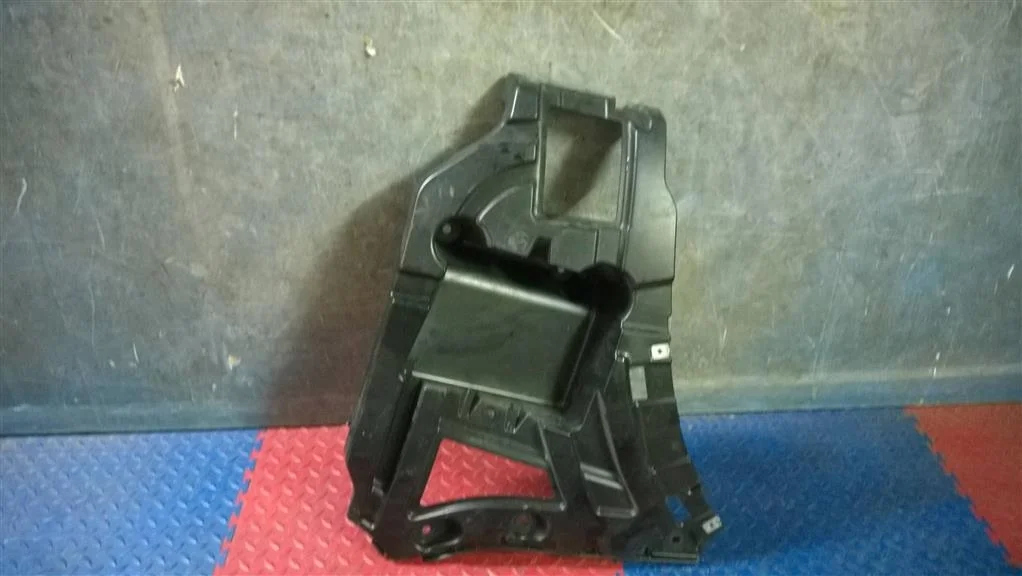 кронштейн заднего бампера BMW X3 F25  N55B30A 306 лс 3.0i