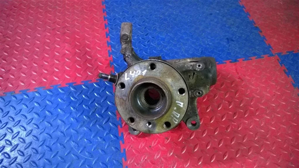 кулак поворотный BMW X3 E83 31213412019  M54B30 231 лс 3.0i 2004 Серебристосерый металлик А08