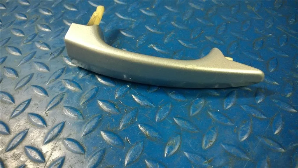 ручка двери наружная BMW X3 E83  M54B30 231ЛС 3.0I