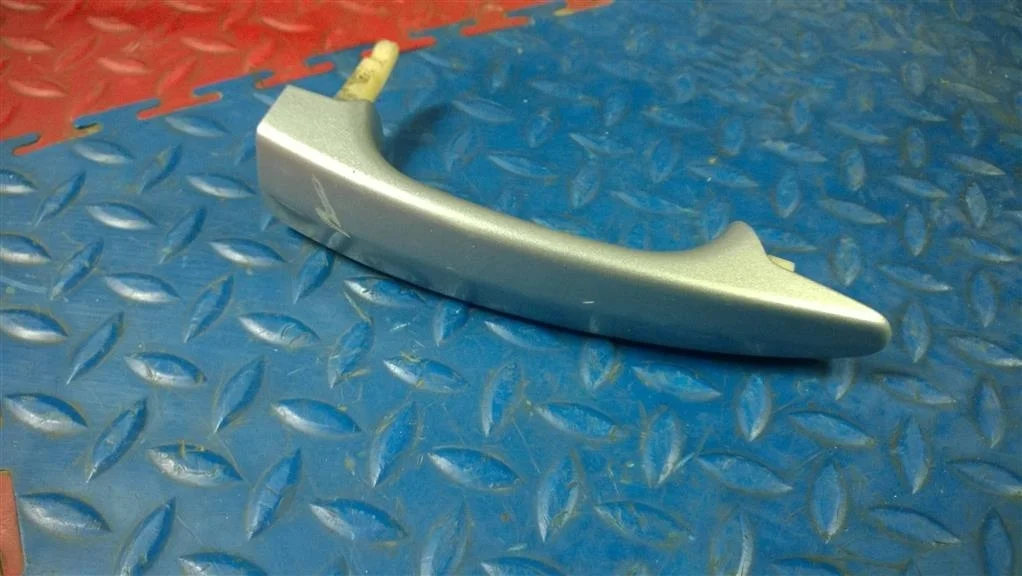 ручка двери наружная BMW X3 E83  M54B30 231ЛС 3.0I