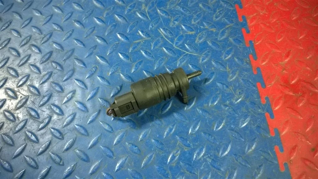 насос омывателя BMW X3 E83  M54B30 231ЛС 3.0I