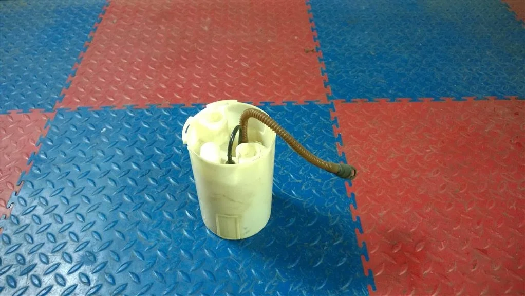 насос топливный электрический BMW X3 E83  M54B30 231 лс 3.0i