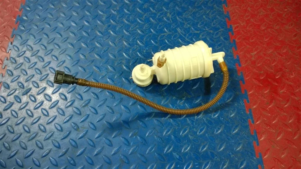 фильтр топливный BMW X3 E83  M54B30 231 лс 3.0i