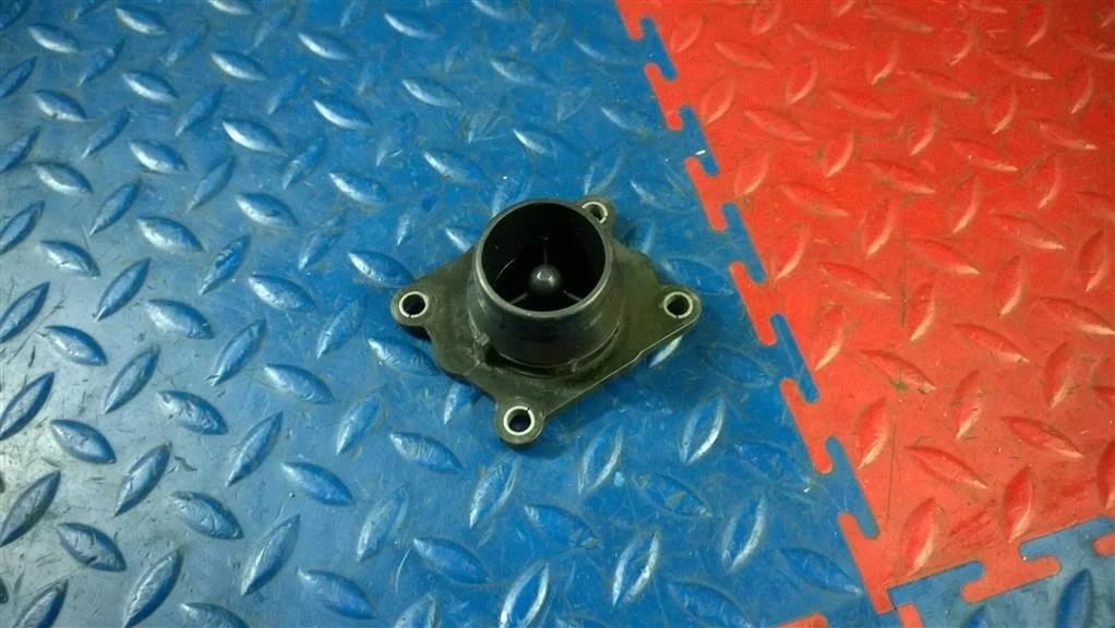 корпус термостата BMW X3 E83  N47D20C 143лс 1.8D