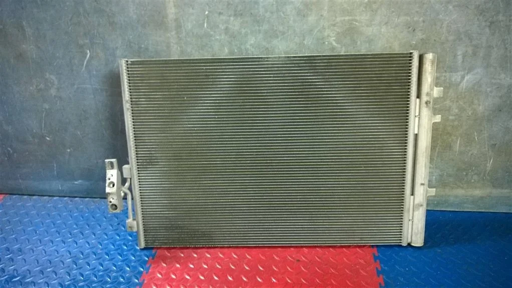 радиатор кондиционера конденсер BMW X3 F25  N52B30A 272 лс 3.0i