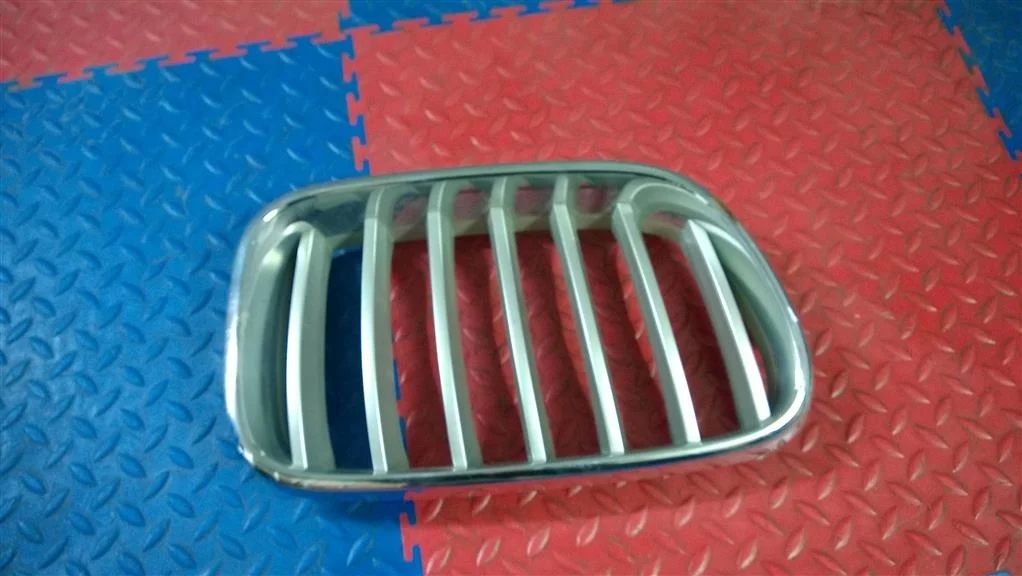 решетка радиатора BMW X3 F25  N52B30A 272 лс 3.0i