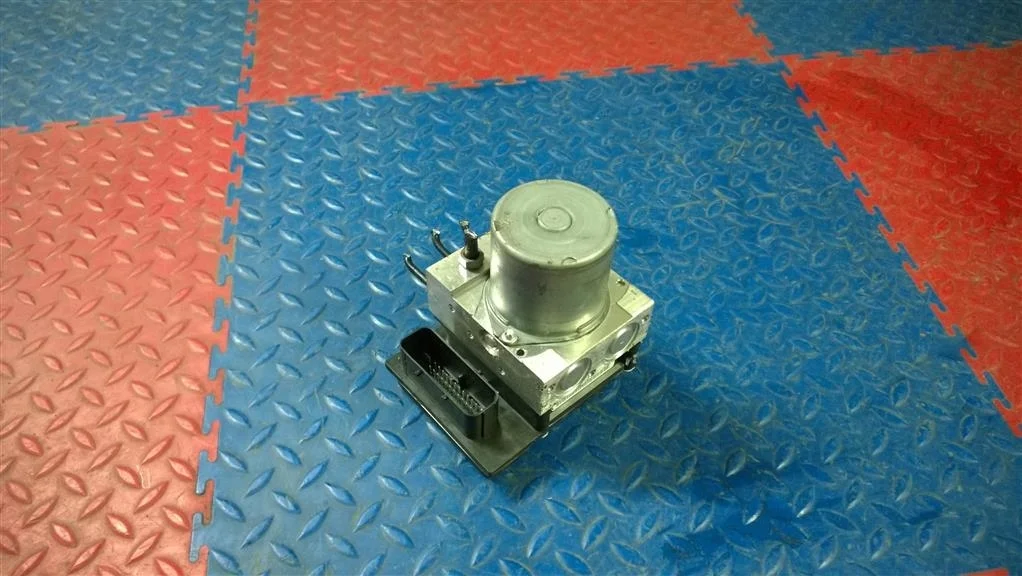 блок abs насос BMW X3 E83  N47D20A 177лс 2.0D