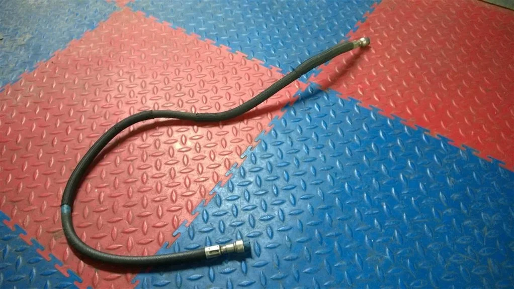 шланг топливный BMW X3 E83  N52B30 272лс  3.0i