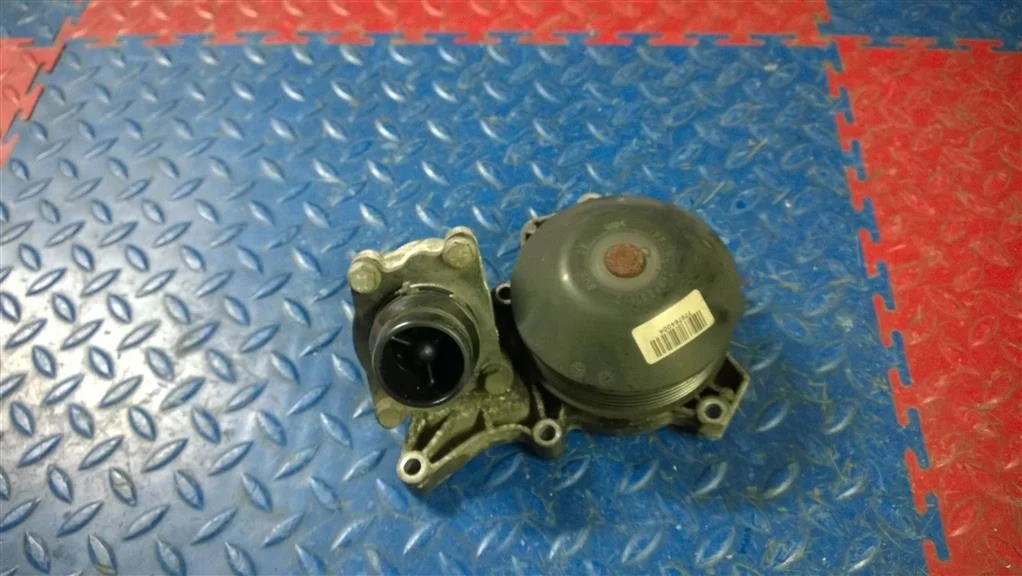 насос водяной помпа BMW X3 E83  N47D20A 177лс 2.0D