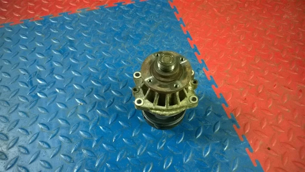 насос водяной помпа BMW X5 E53  M54B30 231 лс 3.0