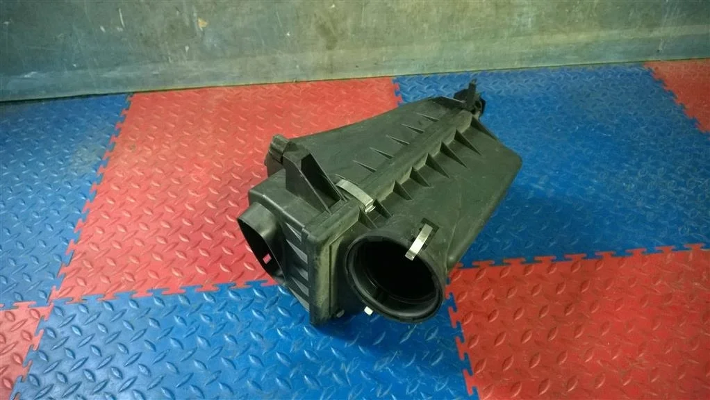 корпус воздушного фильтра BMW X5 E53  M54B30 231 лс 3.0i