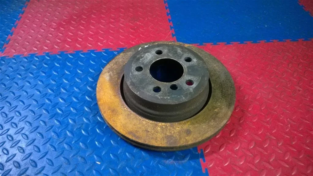 диск тормозной вентилируемый BMW X3 E83  N52B30 272лс  3.0i