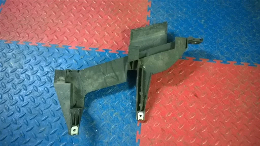 кронштейн фары BMW X3 E83  M54B30 231 лс 3.0i