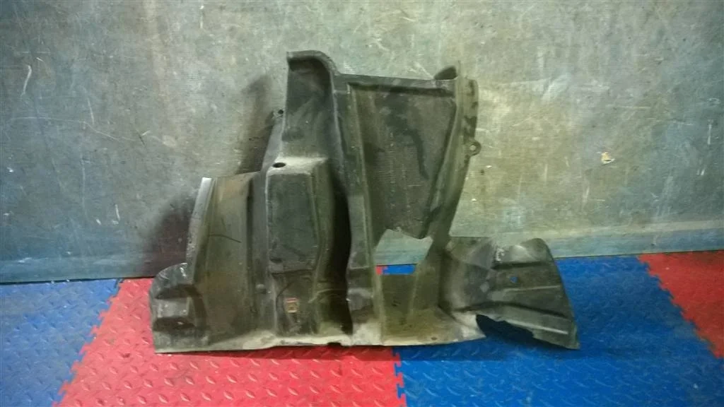 пыльник двигателя боковой BMW X5 E53 51718408960  M57/TU 218 лс 3.0d 2005 BLACK SAPPHIRE METALLIC (475)