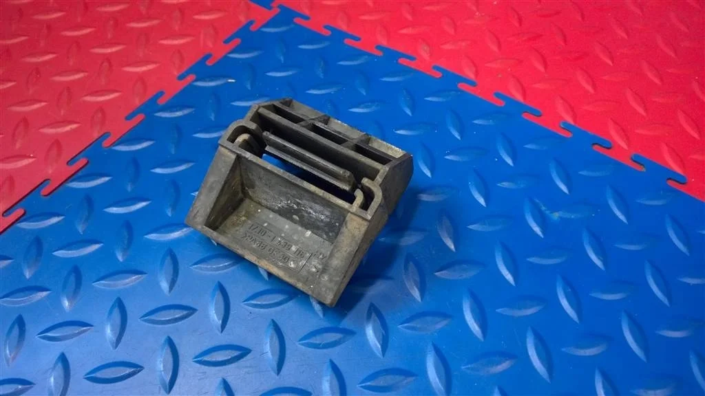 кронштейн радиатора BMW X5 E53  M57/TU 218 лс 3.0d