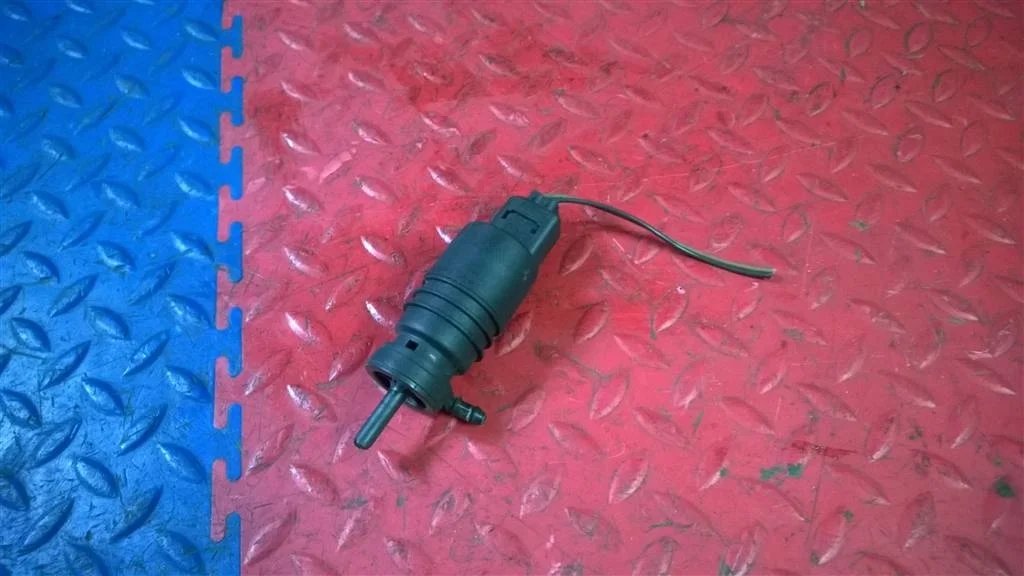 насос омывателя BMW X3 E83  M54B30 231 лс 3.0i