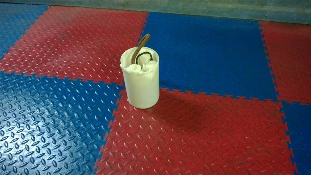 насос топливный электрический BMW X3 E83  M54B30 231 лс 3.0i