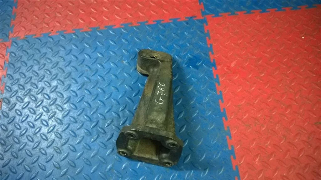 кронштейн двигателя BMW X5 E53  M57/TU 218 лс 3.0d