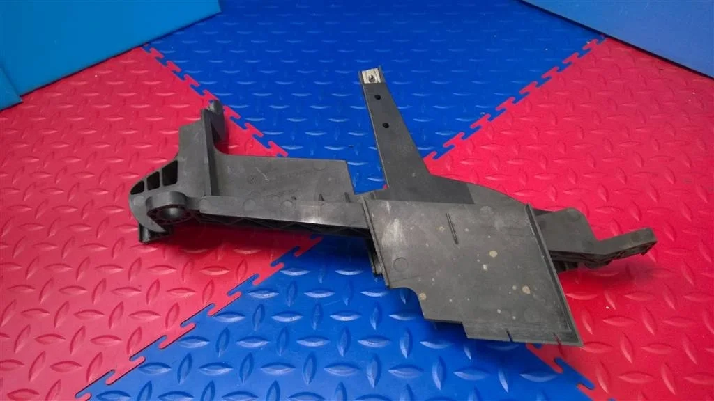 кронштейн фары BMW X3 E83  M54B30 231лс.3.0i