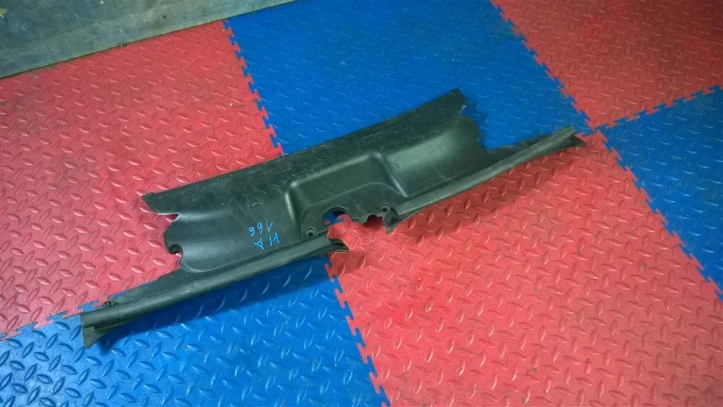 воздухозаборник наружный BMW X3 E83  M54B30 231лс.3.0i