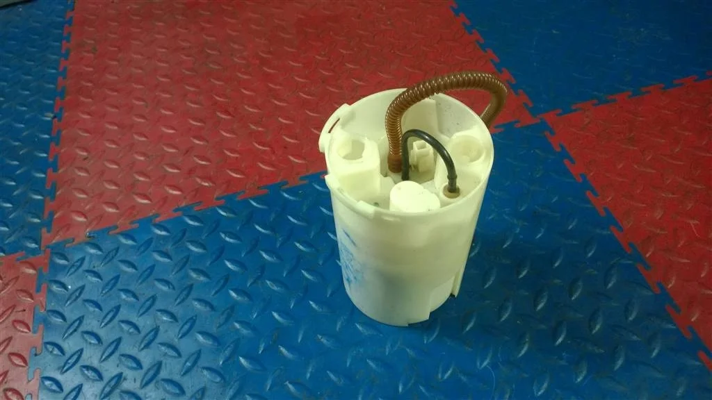 насос топливный электрический BMW X3 E83  M54B30 231лс.3.0i