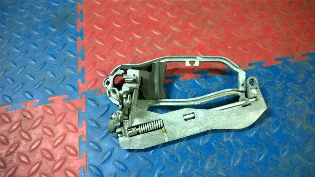 кронштейн ручки двери BMW X5 E53  M54B30 231 лс 3.0i