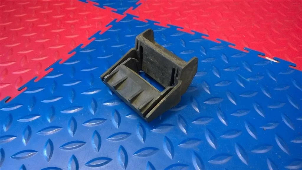 кронштейн радиатора BMW X5 E53  M54B30 231 лс 3.0i