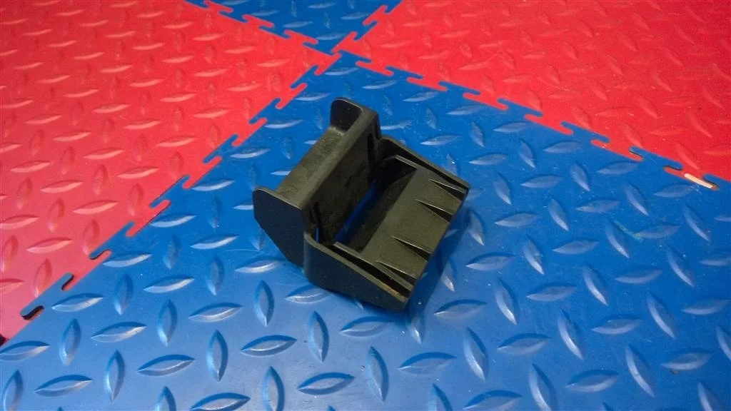 кронштейн радиатора BMW X5 E53  M54B30 231 лс 3.0i