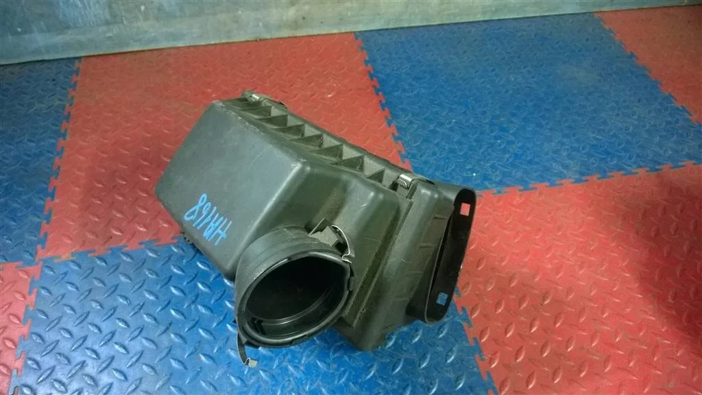 корпус воздушного фильтра BMW X5 E53  M54B30 231 лс 3.0i