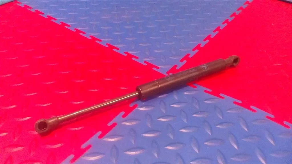 амортизатор капота BMW X5 E53 51238402551  M54B30 231 лс 3.0i 2003 TITANSILBER METALLIC (354)