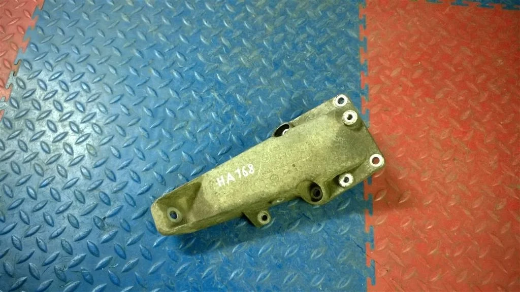 кронштейн двигателя BMW X3 E83  M54B30 231лс.3.0i