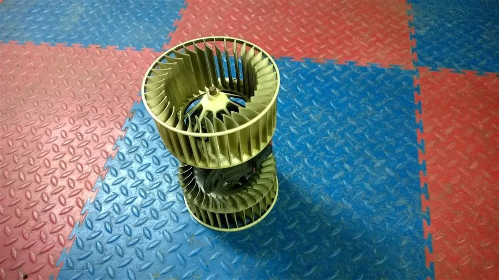 моторчик печки BMW X5 E53  M57/TU 218лс 3.0d