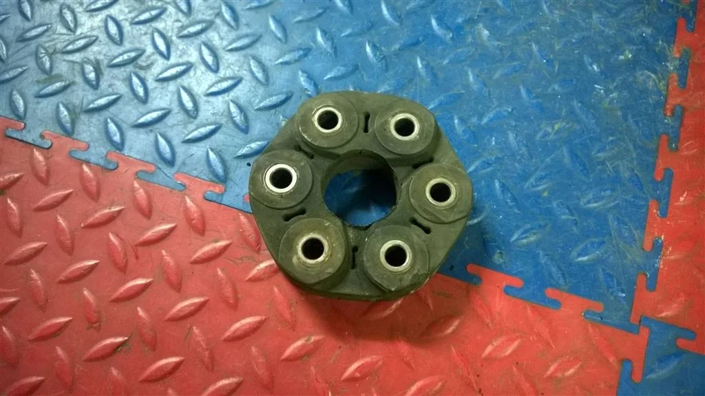 муфта эластичная карданного вала BMW X5 E53 26117503159  M54B30 231 лс 3.0i 2003 TITANSILBER METALLIC (354)