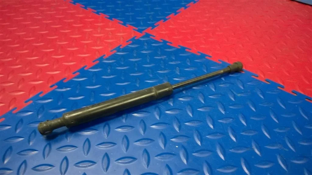 амортизатор капота BMW X5 E53 51238402551  M57/TU 218лс 3.0d 2005 TITANSILBER METALLIC (354)