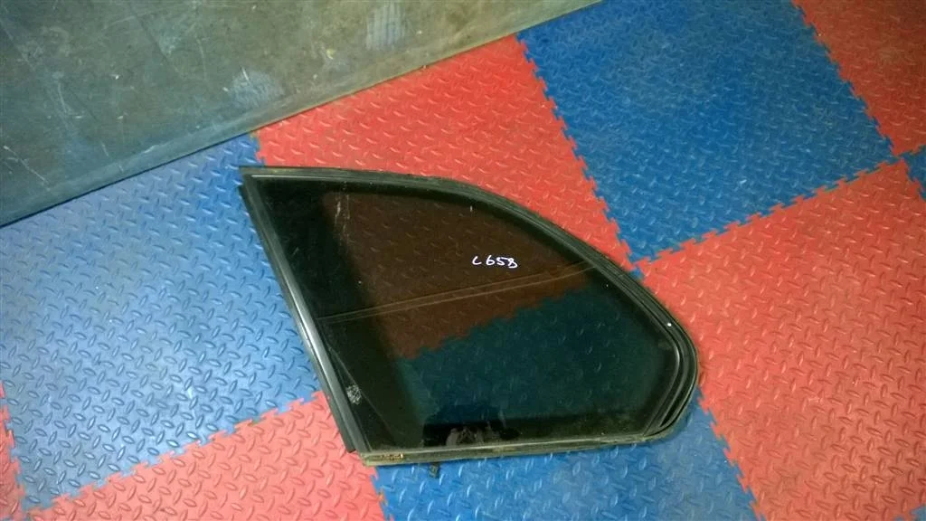 стекло кузовное глухое BMW X5 E53 51368249935  M57/TU 218лс 3.0d 2005 TITANSILBER METALLIC (354)