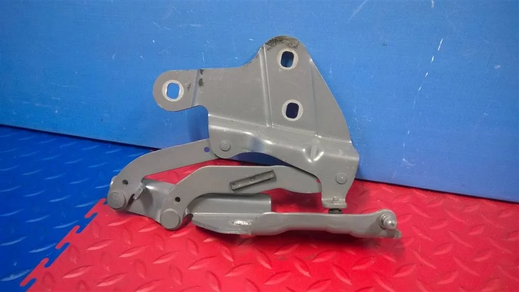 петля капота BMW X1 E84 41002993150  N47D20C 2012 SPACEGRAU METALLIC ( A52 )