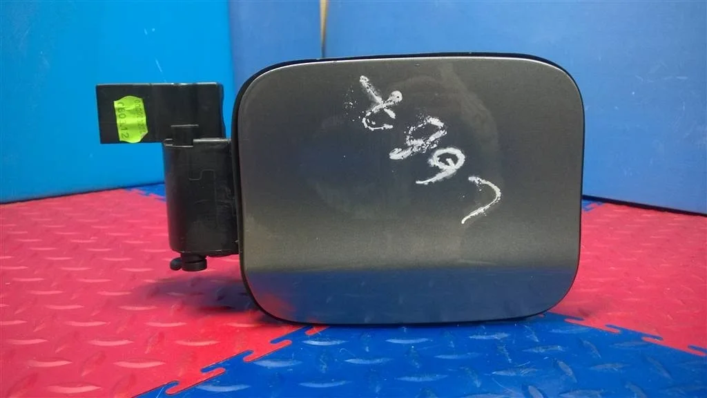 лючок бензобака BMW X1 E84 51172993153 !  N47D20C 2012 SPACEGRAU METALLIC ( A52 )