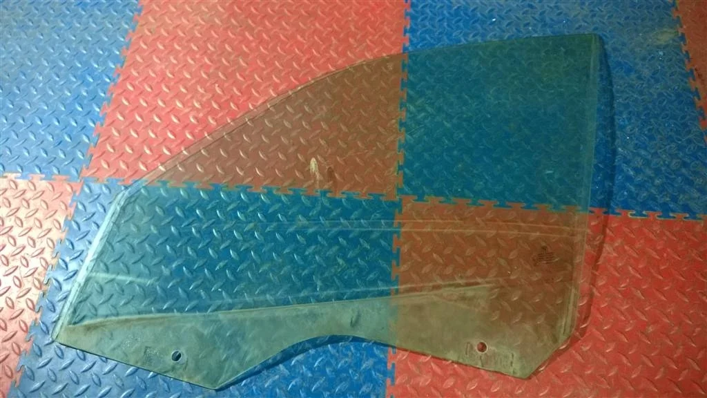 стекло двери BMW X3 E83  N47D20A 177лс 2.0D