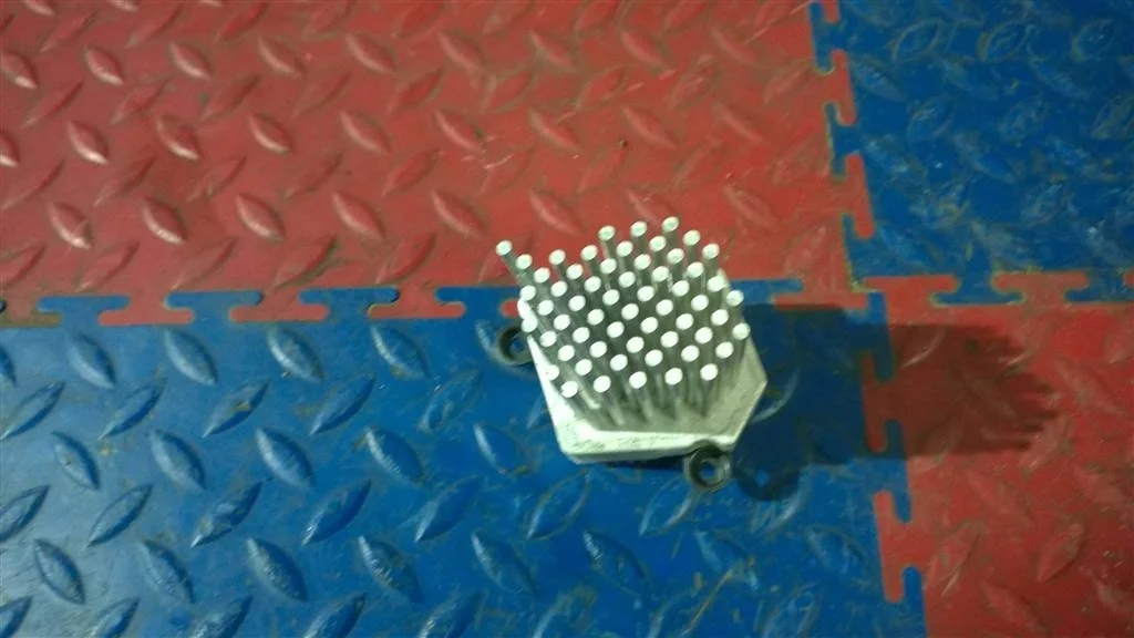 резистор отопителя BMW X3 E83 64116920365  N47D20A 177лс 2.0D 2008 Silver gray metallic (A08)